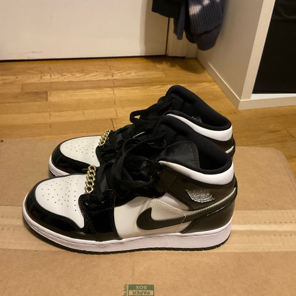 Jordan ones - Picture 2 of 7